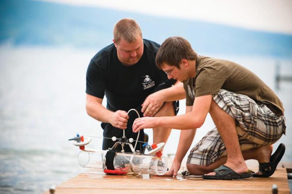 Students conduct research projects on Keuka Lake