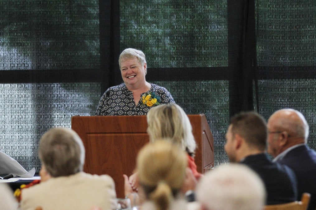 Kathy Waye addresses the crowd after receiving the 2018 Stork Award