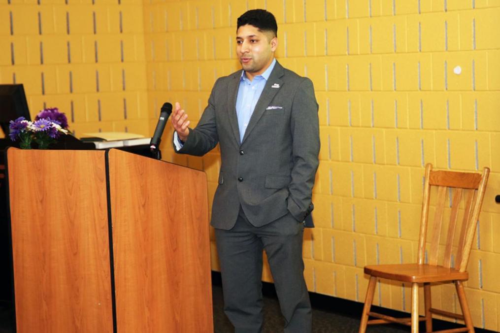 Jose Cervantes '13 returned to campus as a judge for the College's annual Student Employee of the Year. Jose, along with his fellow judges, chose senior Emily Bower as the 2018 recipient.