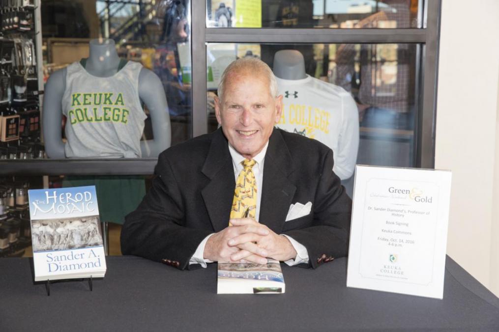 Dr. Diamond at a signing for his latest book, The Herod Mosiac, during Green & Gold Weekend, 2016. 