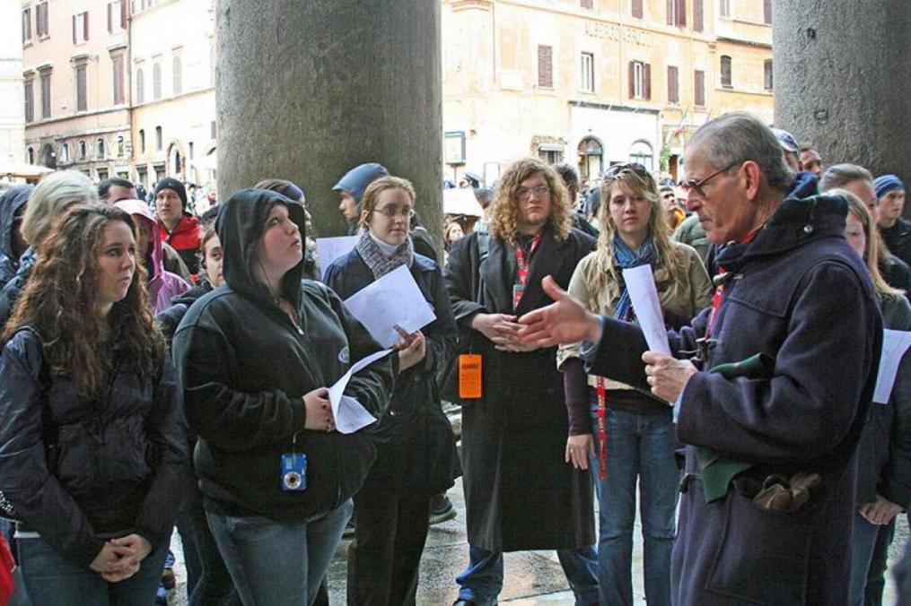Dr. Diamond speaks in Rome, at the Pantheon, on a 2008-09 Group Field Period® trip. 