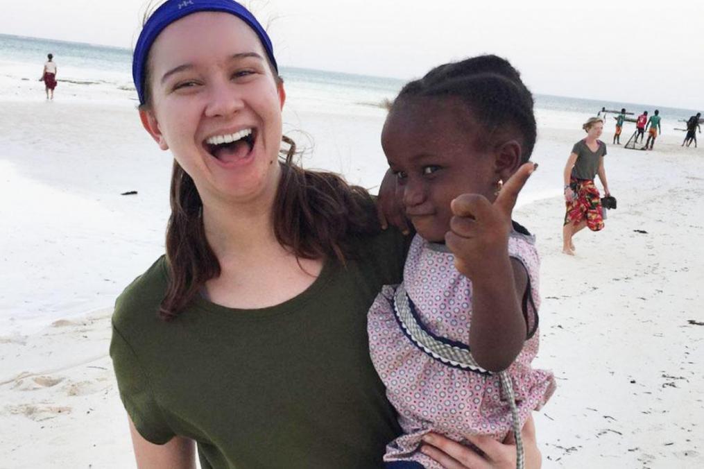 Tessa Alianell '19 traveled to Tanzania for her January Field Period®.