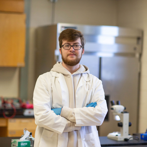 Austin Glazer '22 in Biology Lab